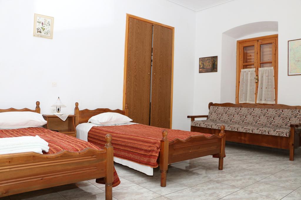 Maleatis Apollo Guesthouse Kosmás Eksteriør billede
